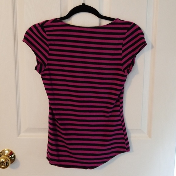 Betsy Johnson capped sleeved tee - Picture 4 of 5